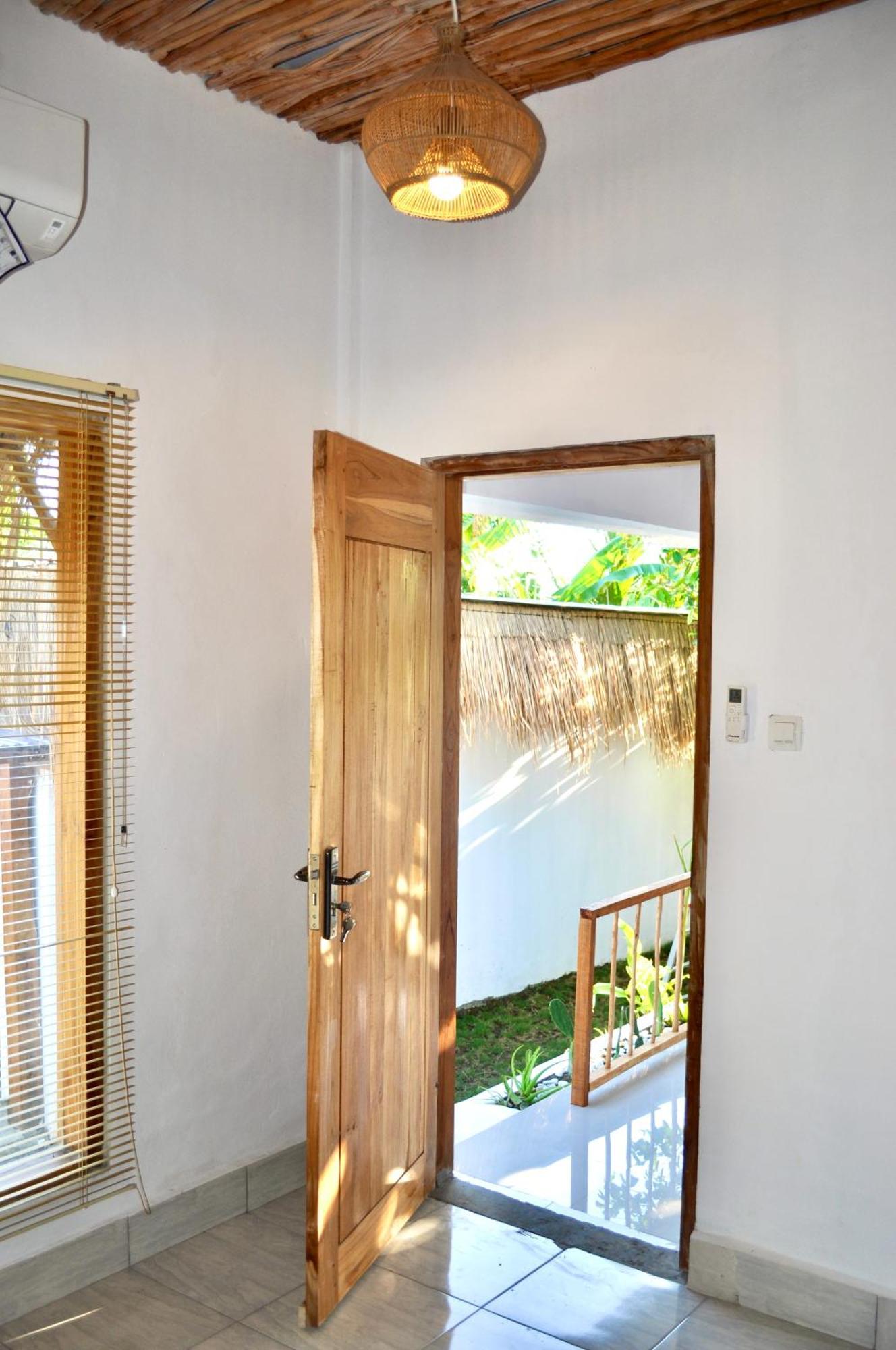 Ripbowl Guest House Selong Belanak Exterior photo
